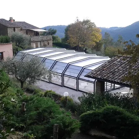 Sleeps 6 Pool Wifi Vila