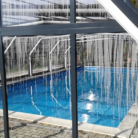 Sleeps 6 Pool Wifi *