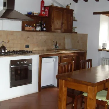 Sleeps 6 Pool Wifi Vila