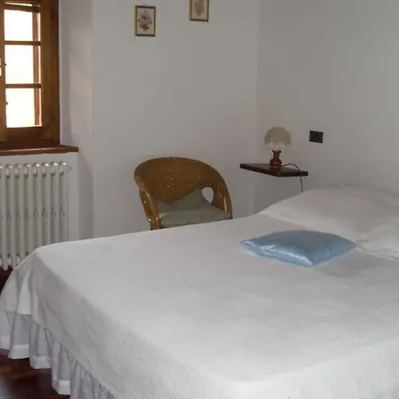 Sleeps 6 Pool Wifi * Corgna