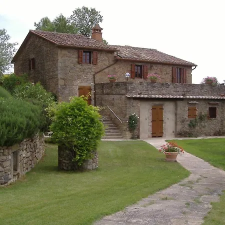 Vila Sleeps 6 Pool Wifi Corgna