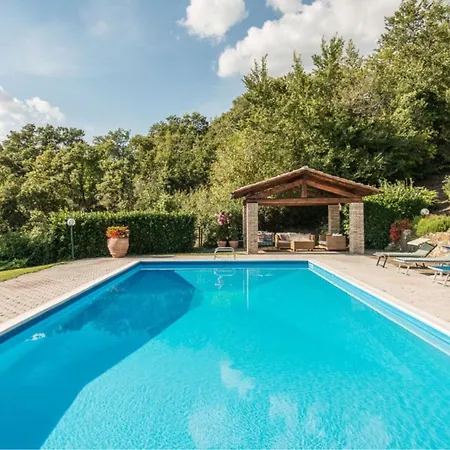 Sleeps 6 Pool Wifi